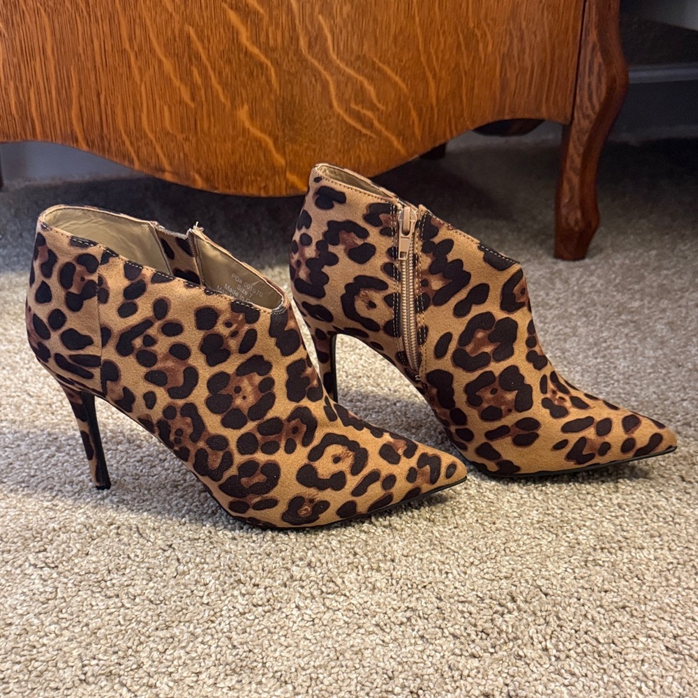 Journee Collection Leopard Print Pointed Toe Ankle Booties - Brown & Black